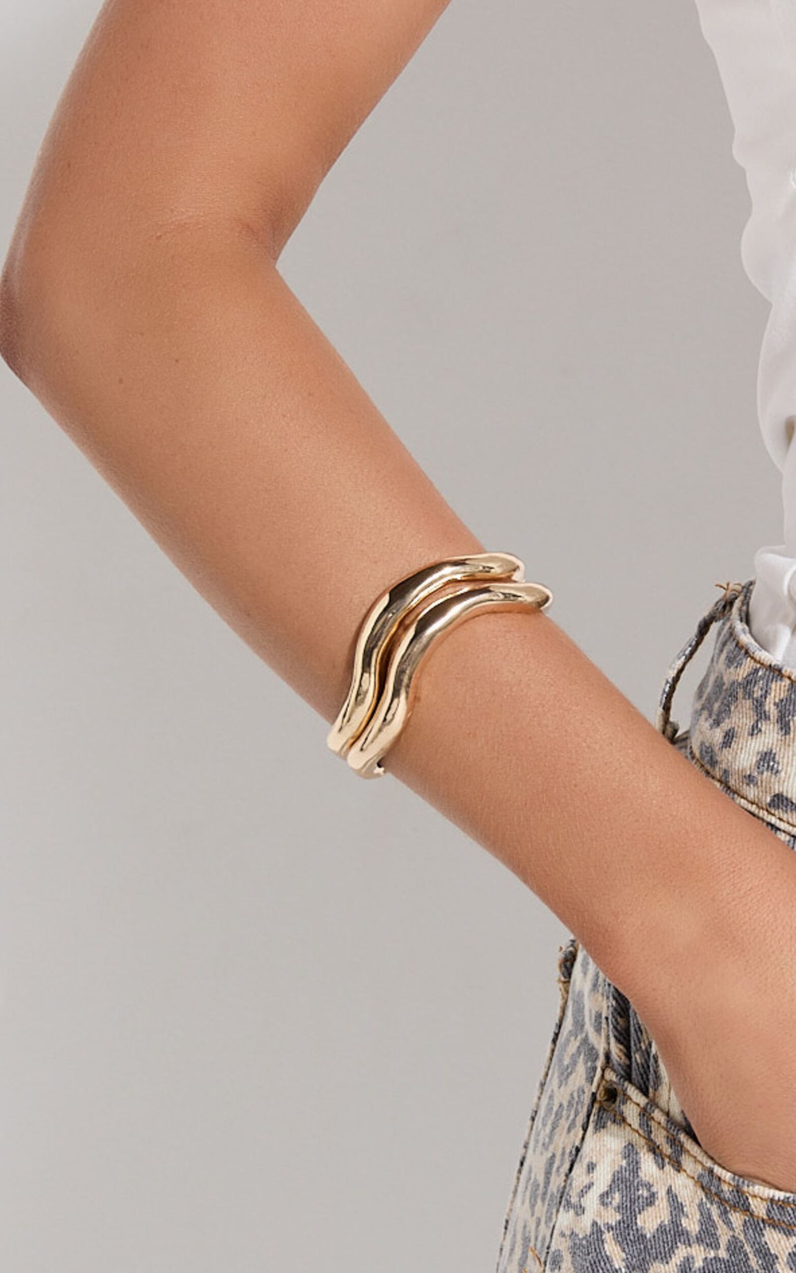 Wendy Bracelet - Chunky Wave Bangle Set Bracelet in Gold