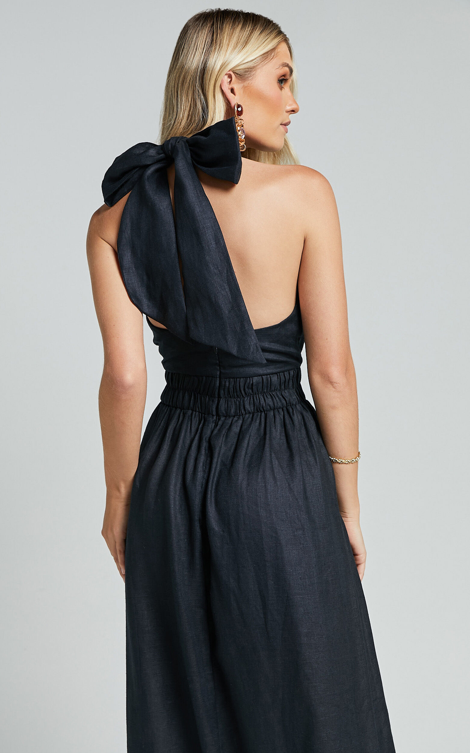 Amalie The Label - Shepard Linen Blend Halter Neck Maxi Dress in Black
