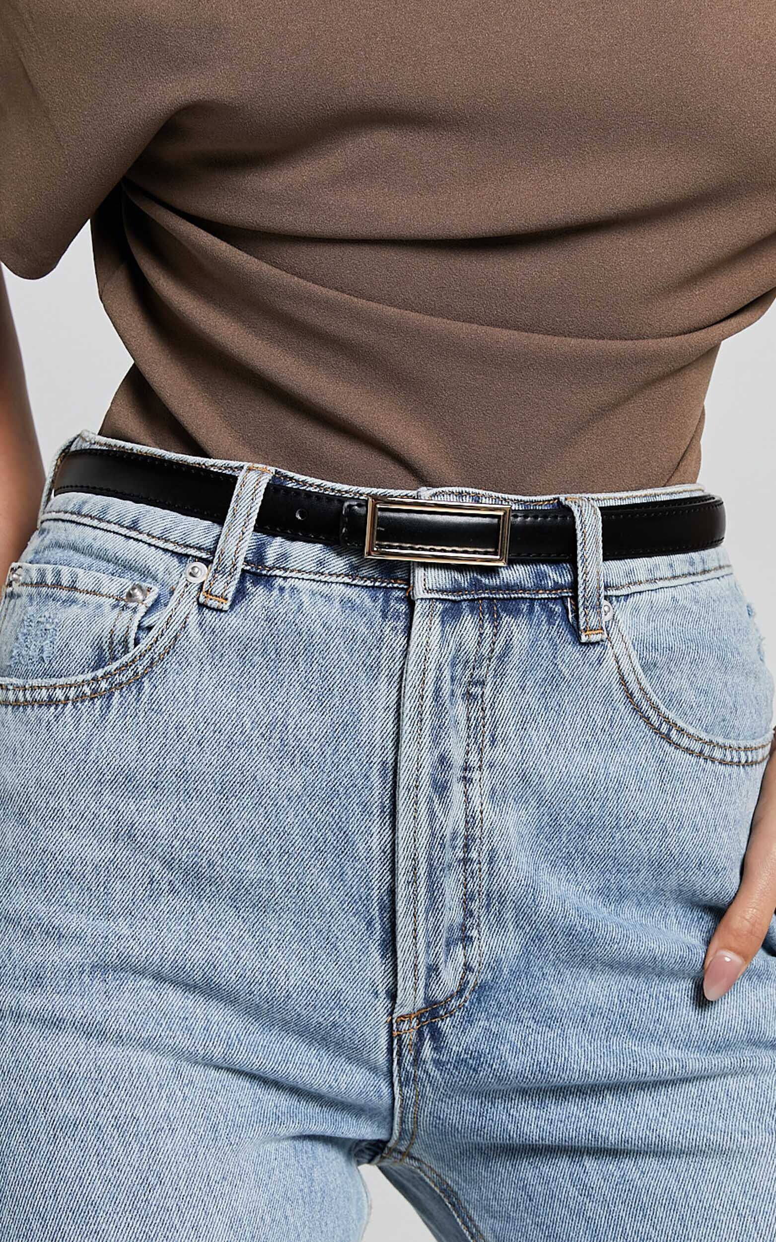 Karter Thin Square Buckle Belt in Black