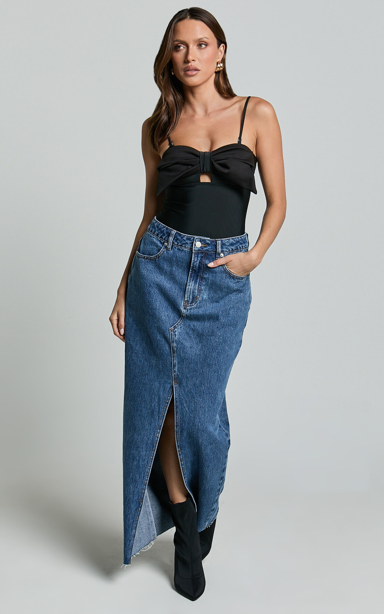 Susie Bodysuit - Strapless Bow Detail Bodysuit in Black