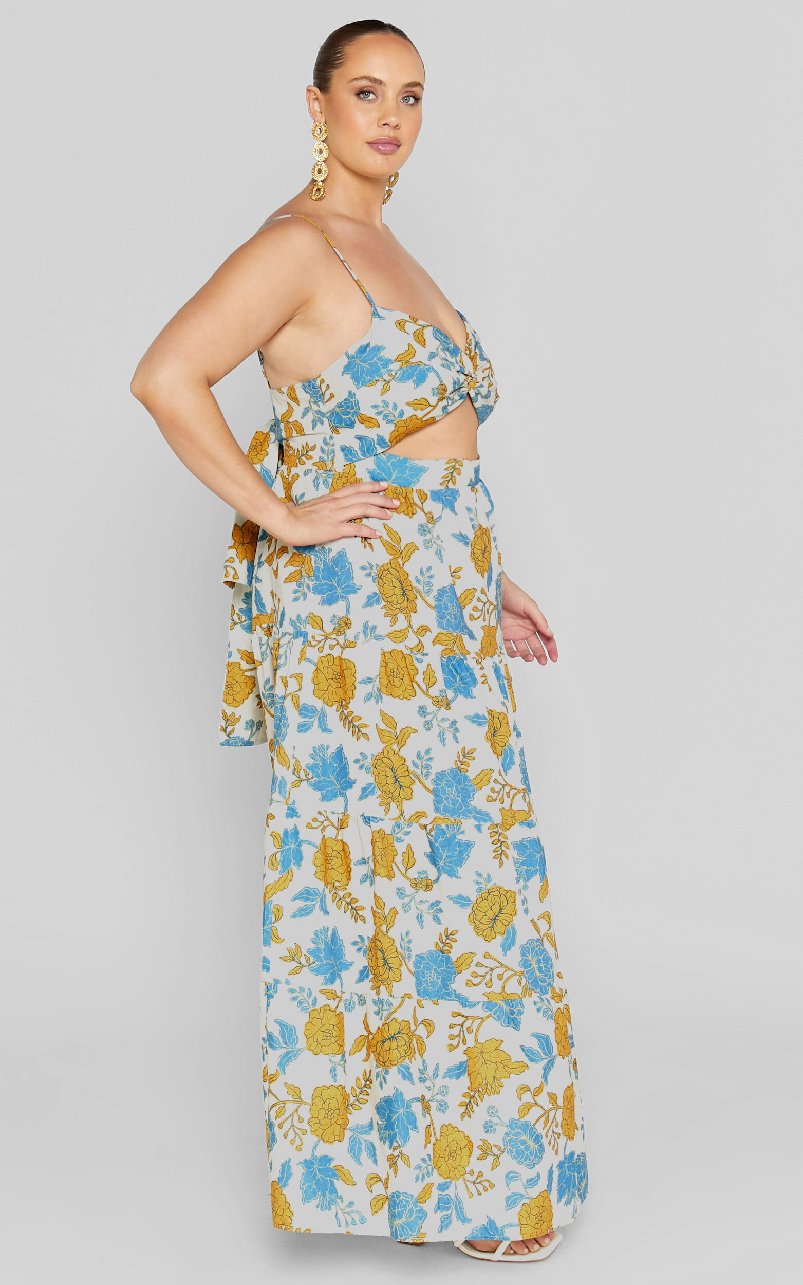 Amalie The Label - Emerita Linen Blend Sweetheart Twist Front Tie Back Midi Dress in Valencia Floral