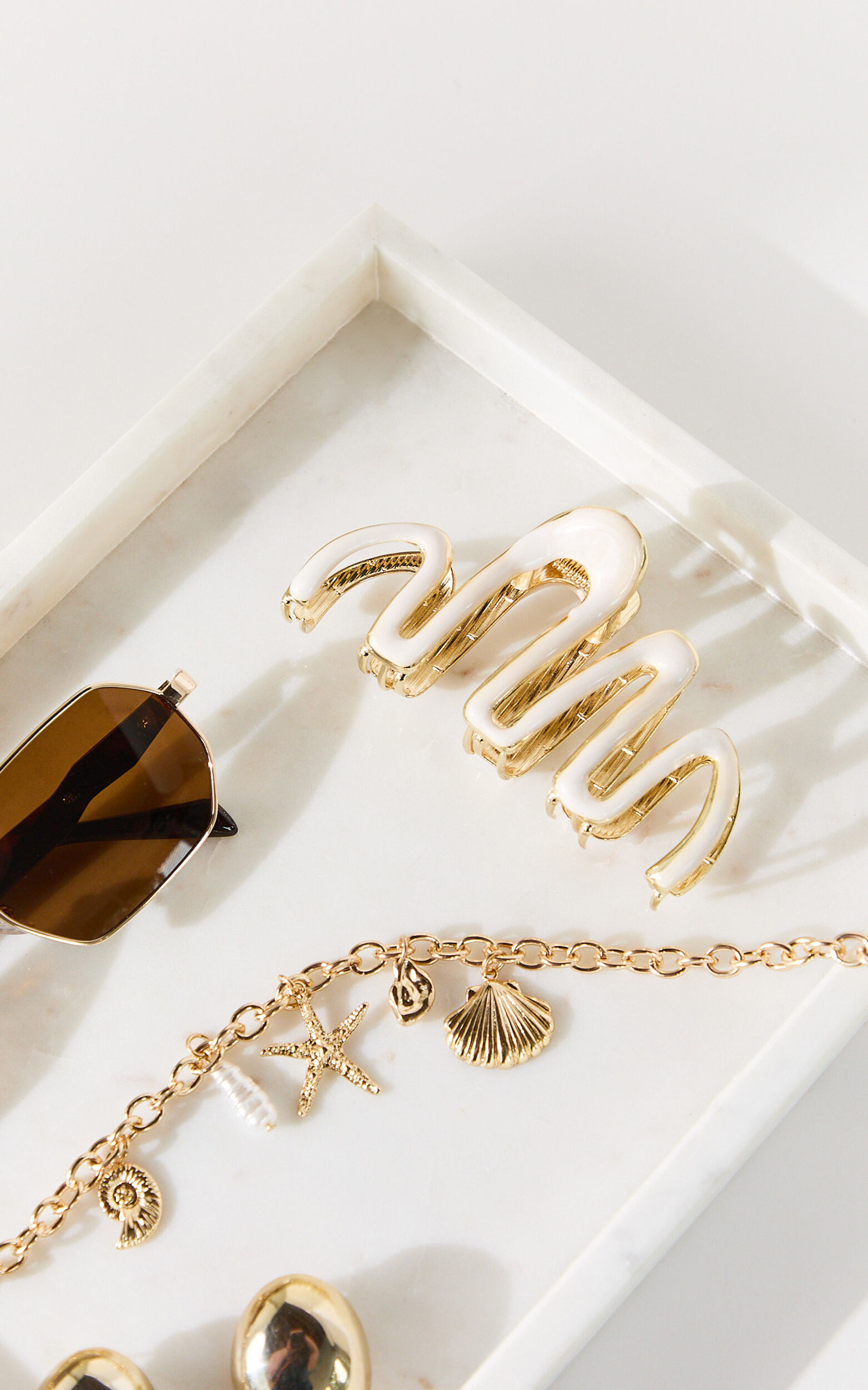 Tilly Hair Clip - Wavy Hair Clip in Cream/Gold