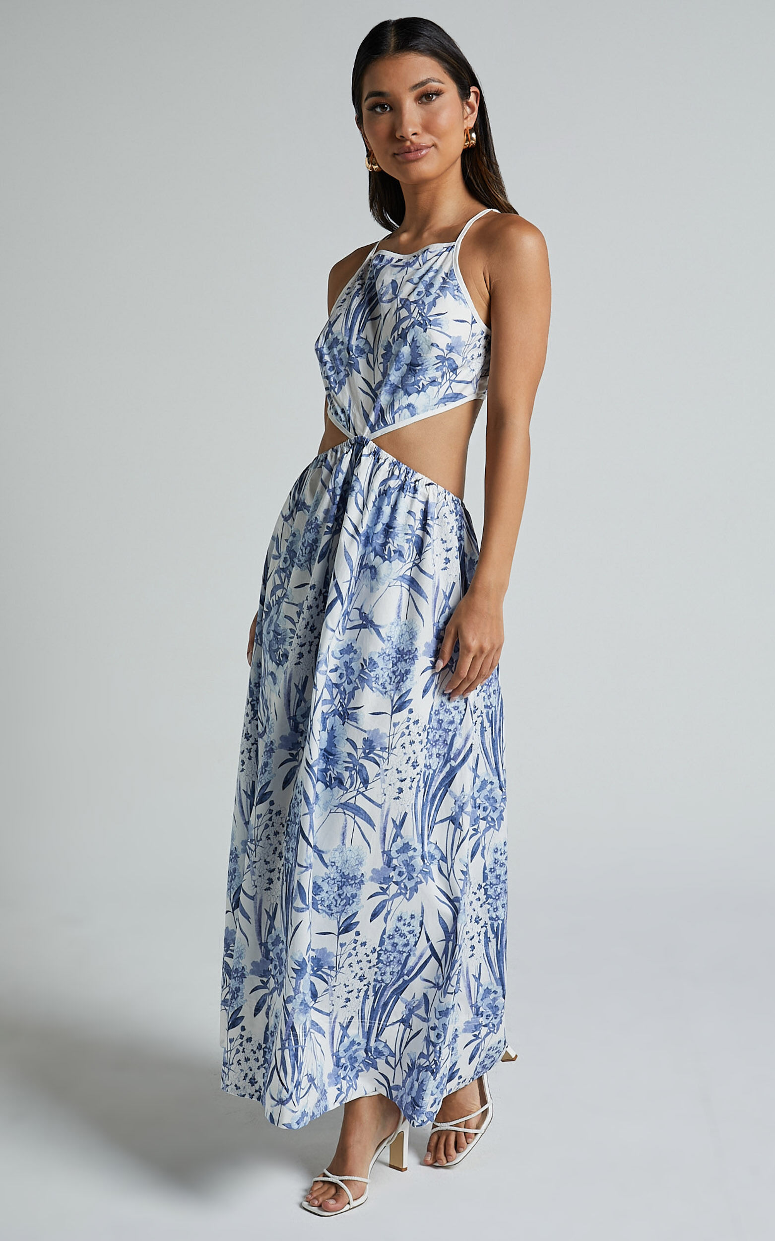 Maenerva Midi Dress - Sleeveless Straight Neck Cut Out Dress in Blue Floral