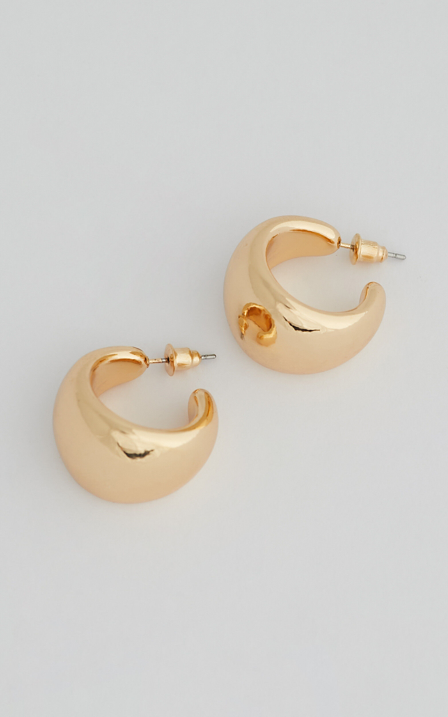 Thia Earrings in Gold