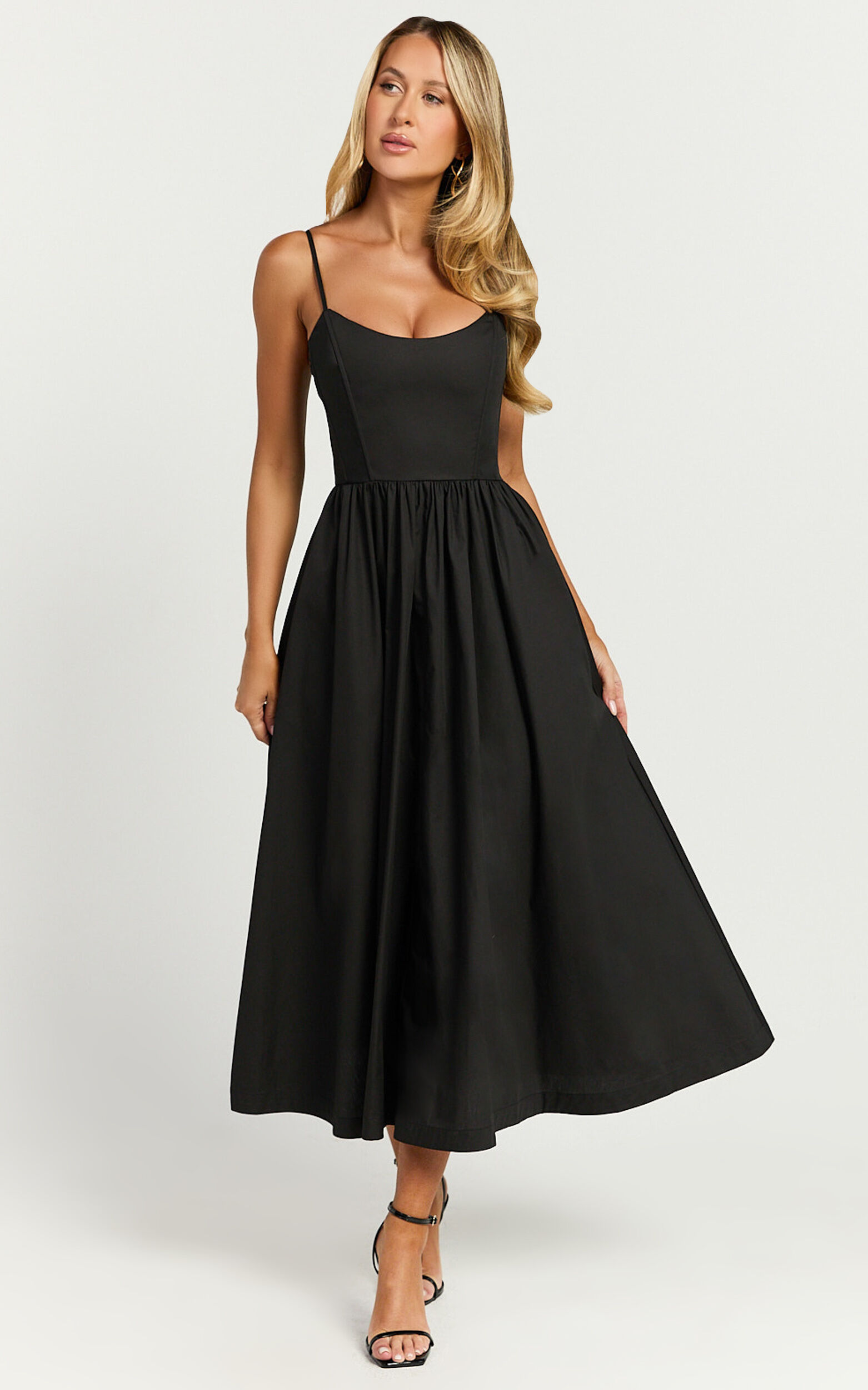 Braelyn Midi Dress - Scoop Neck Flare Dress in Black