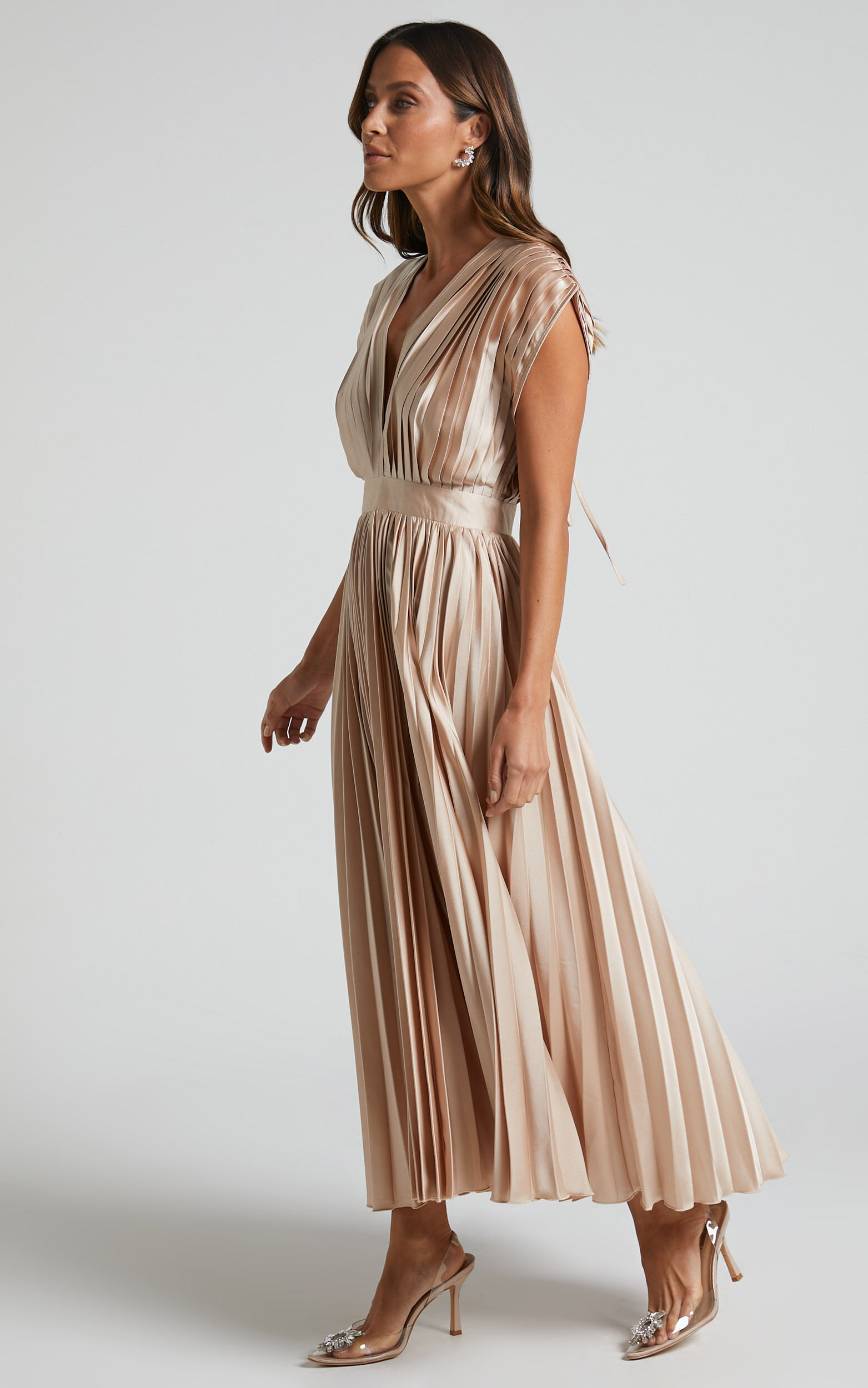 Della Midi Dress - Plunge Neck Short Sleeve Pleated Dress in Champagne