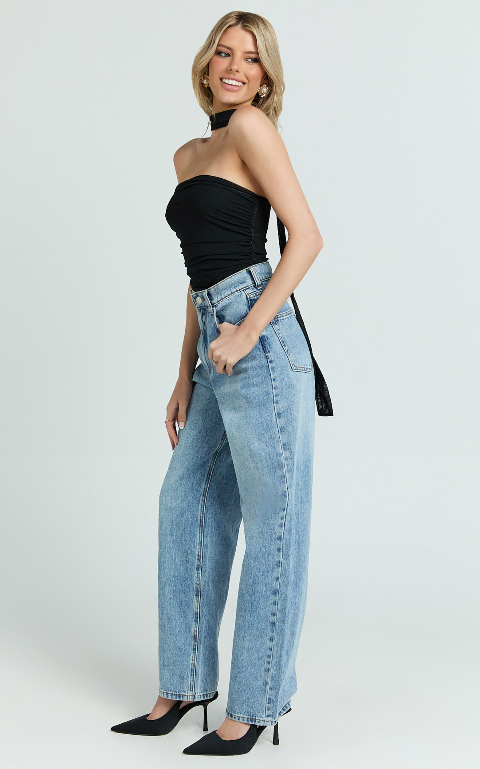 Nessa Jeans - High Waist Straight Leg Jeans in Light Blue Wash