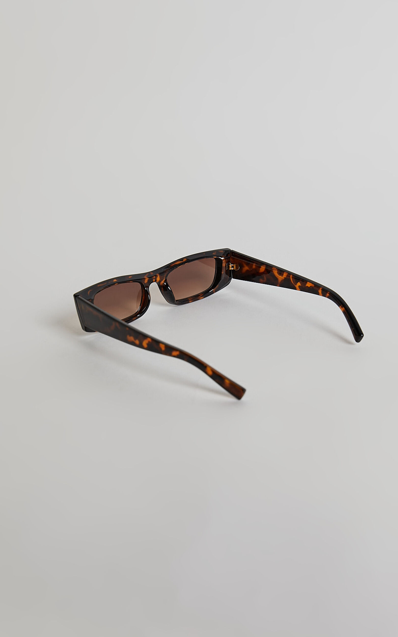 Cady Sunglasses - Thin Rectangle Sunglasses in Tort