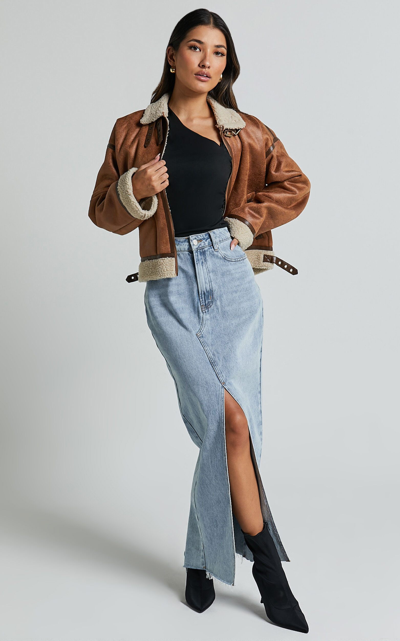 Inessa Top - Sleeveless Asymmetrical Neck Top in Black