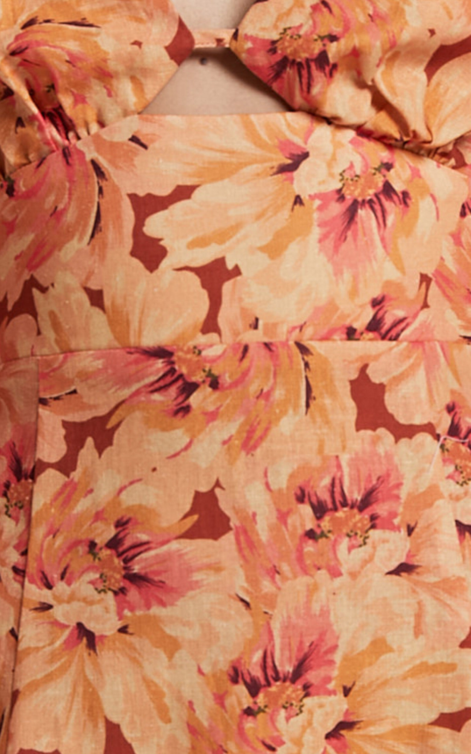 Amalie The Label - Maraien Linen Blend V Neck Front Keyhole Maxi Dress in Valencia Print