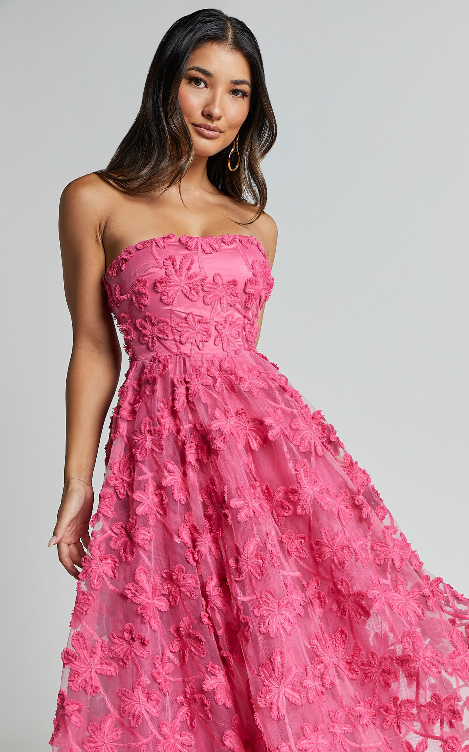 Rheiva Midi Dress - Strapless 3D Embroidery Midi Dress in Pink