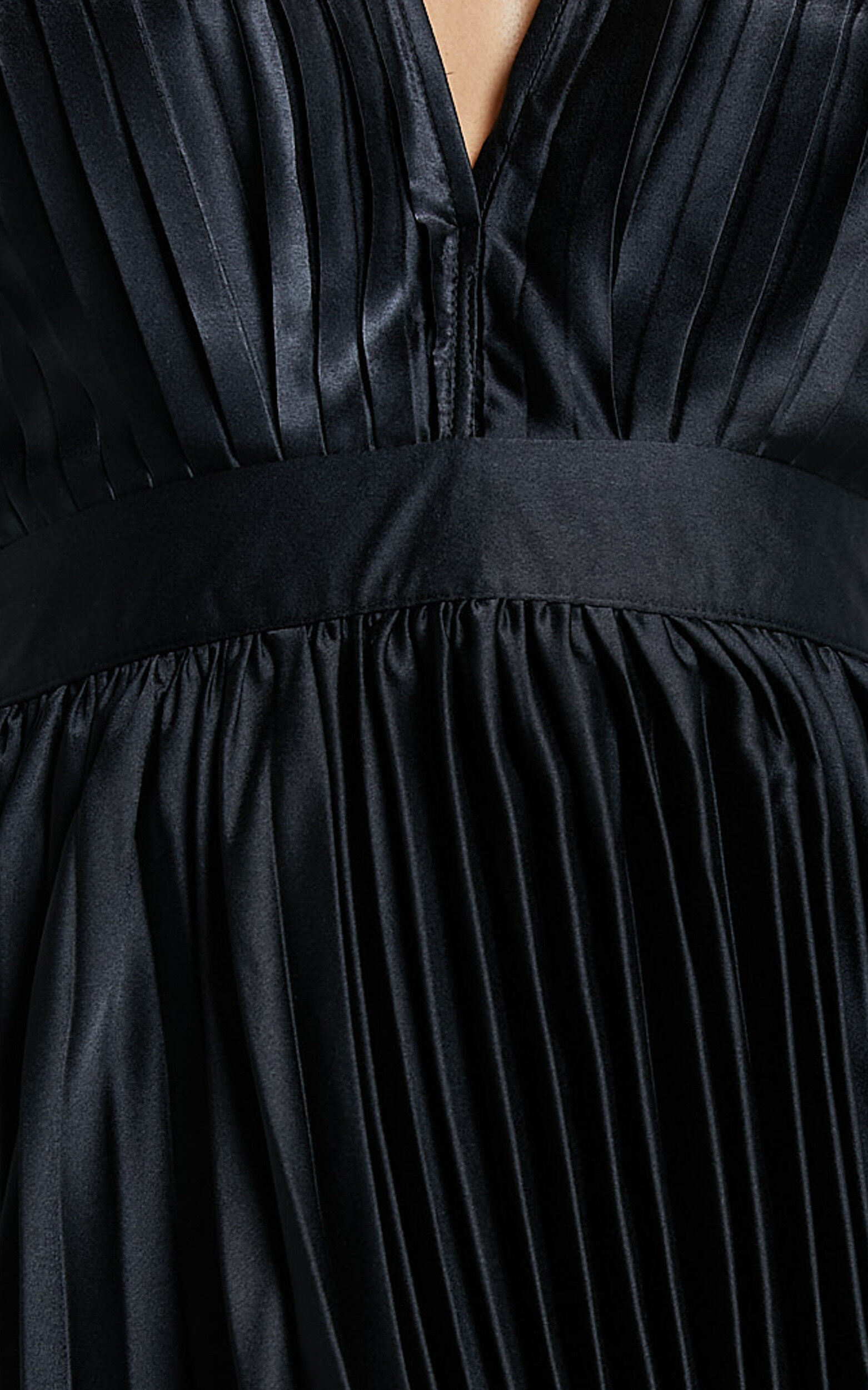 Ayienny Mini Dress - Plunge Neck Pleated Dress in Black