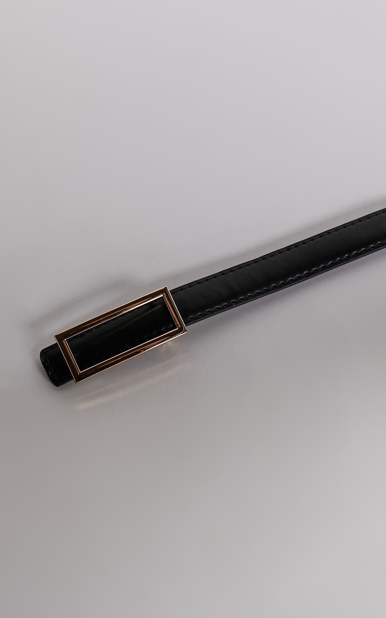 Karter Thin Square Buckle Belt in Black