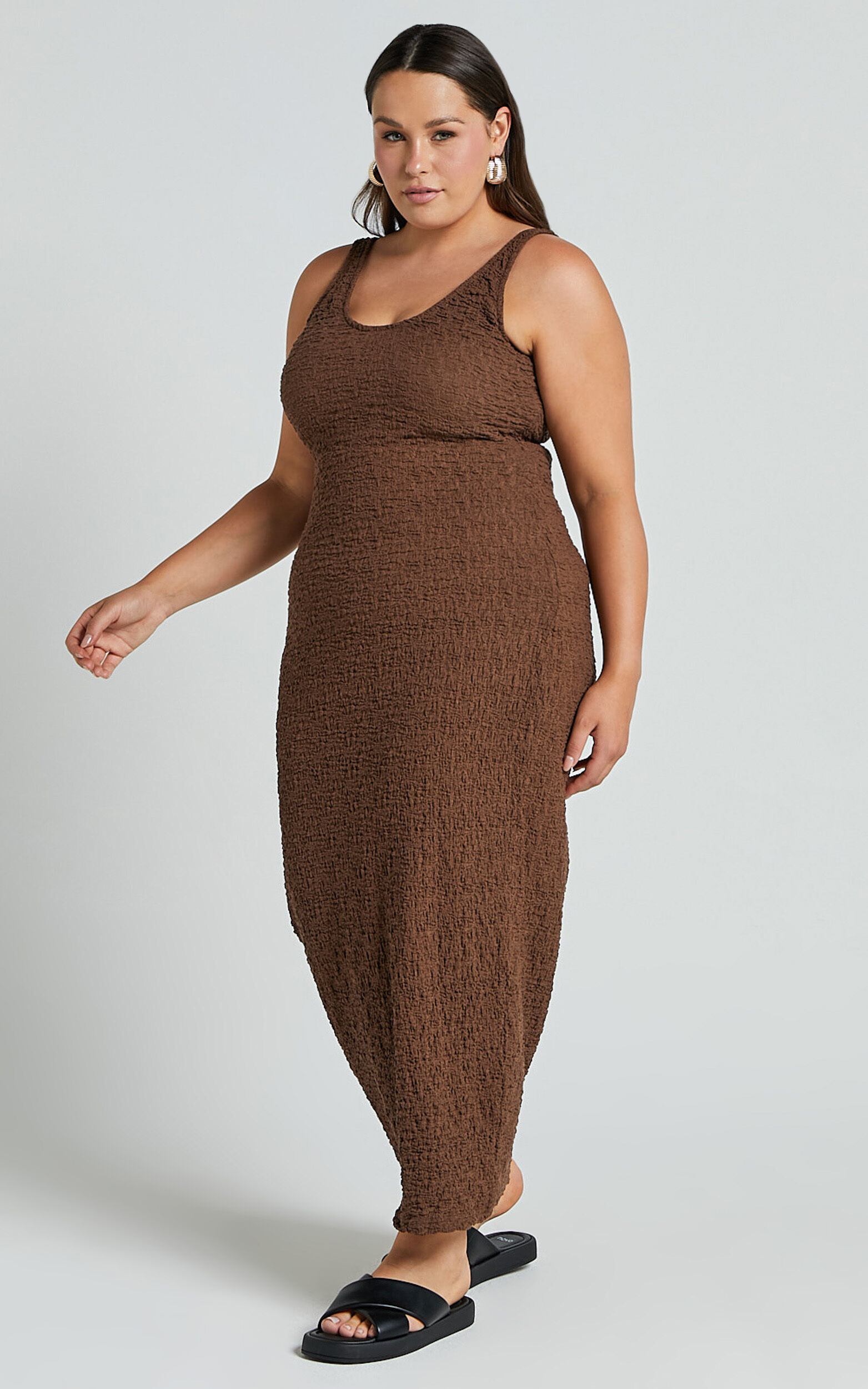 Novida Midi Dress - Textured Bodycon Dress in Chocolate