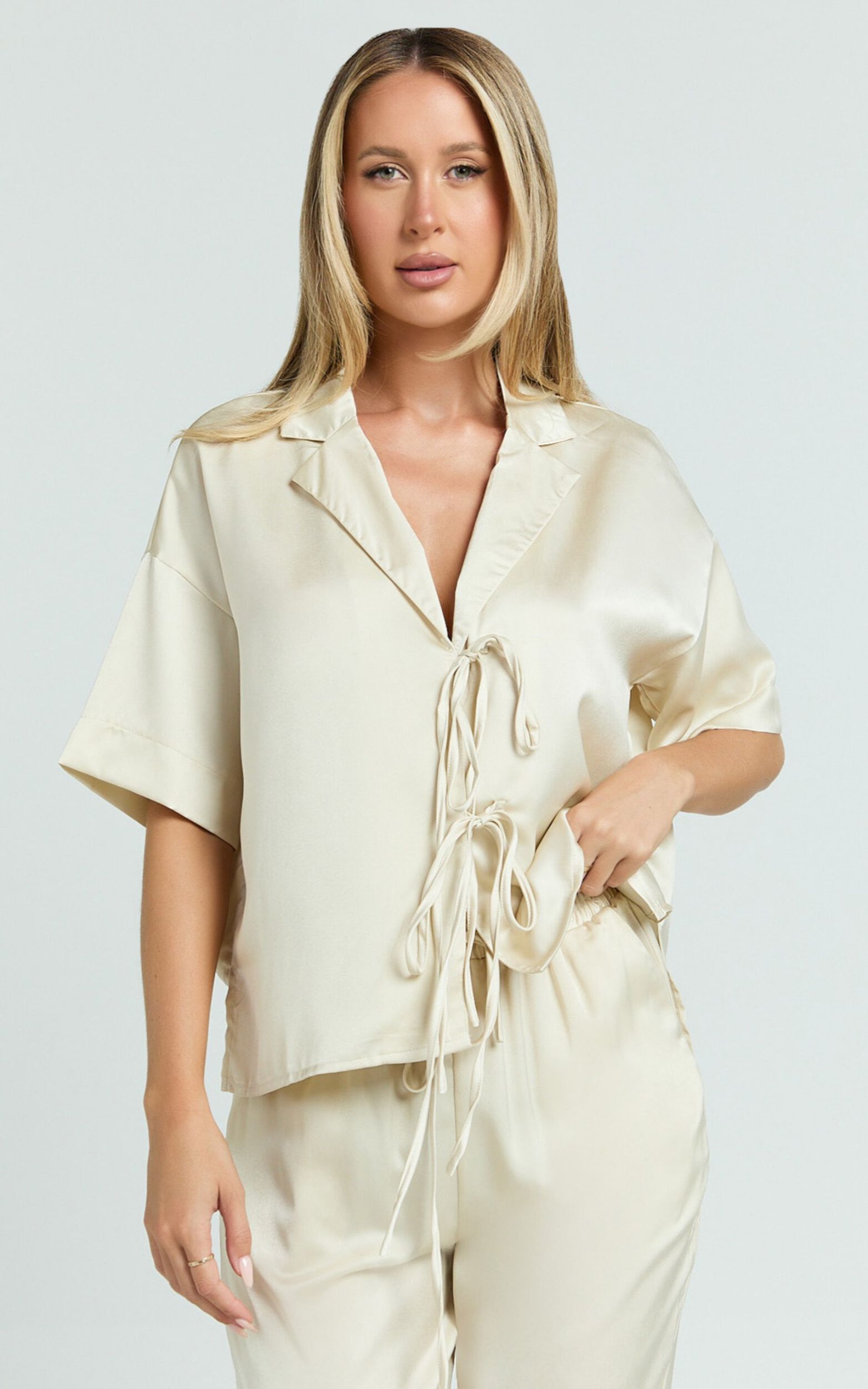 Jinky Top - Satin Tie Detail Short Sleeve Shirt in Off White
