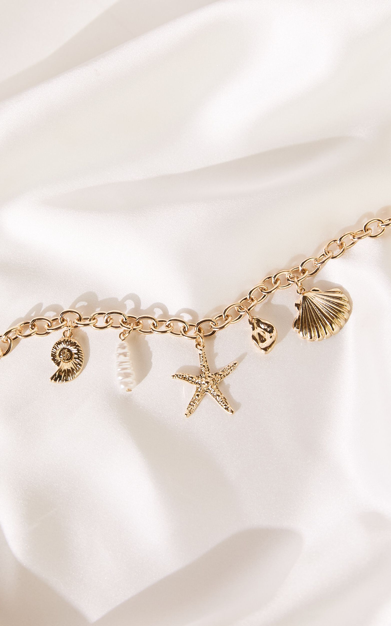 Jackie Necklace - Starfish Charm Necklace in Gold
