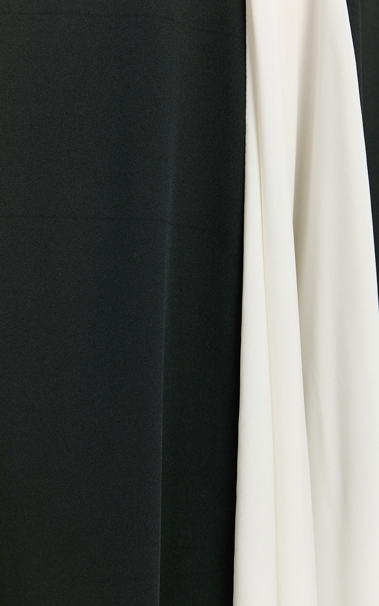 Rima Maxi Dress - Contrast Detail A-line Maxi Dress in Black