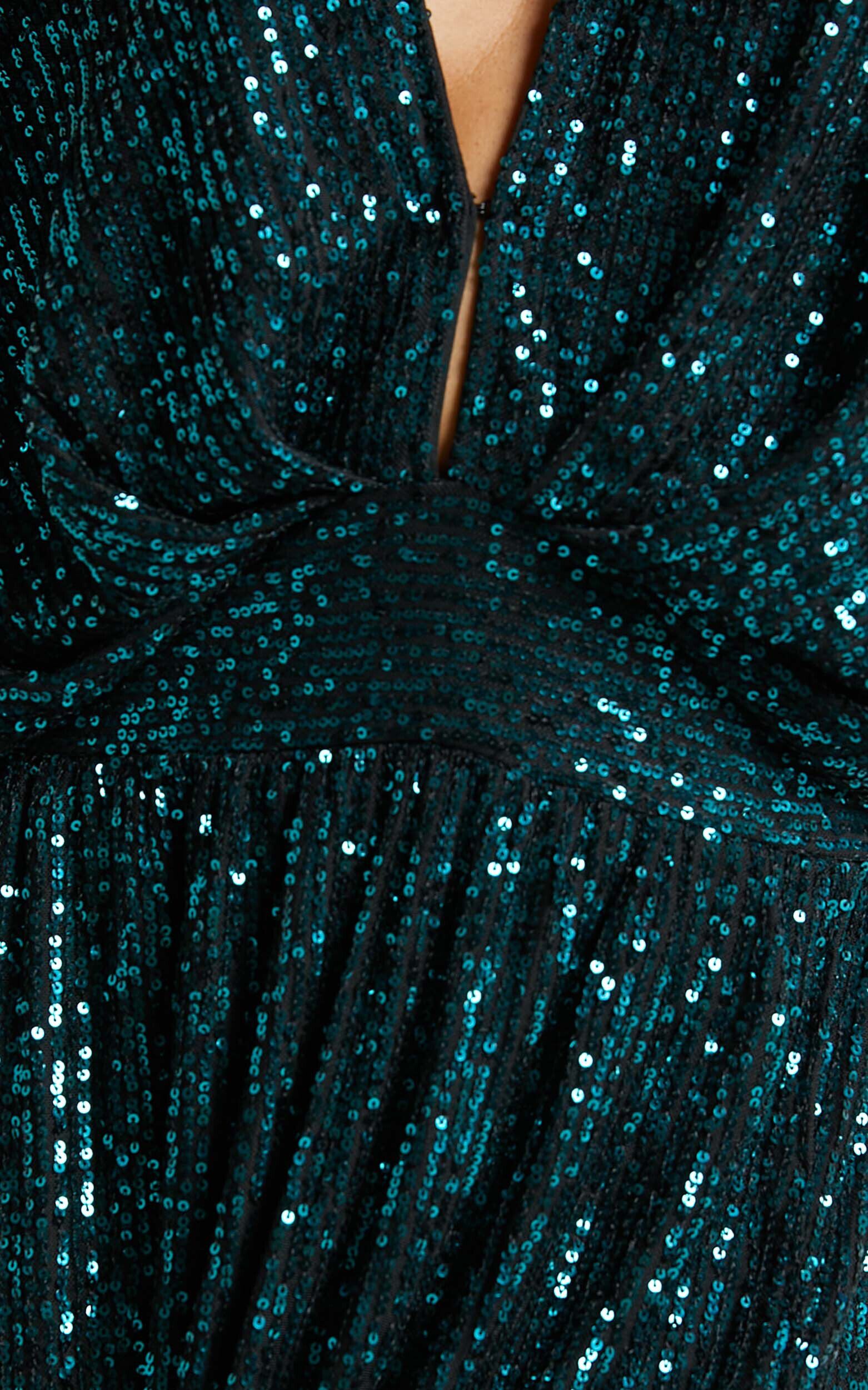 Miyah Maxi Dress - Sequin Plunge Short Sleeve Dress in Emerald