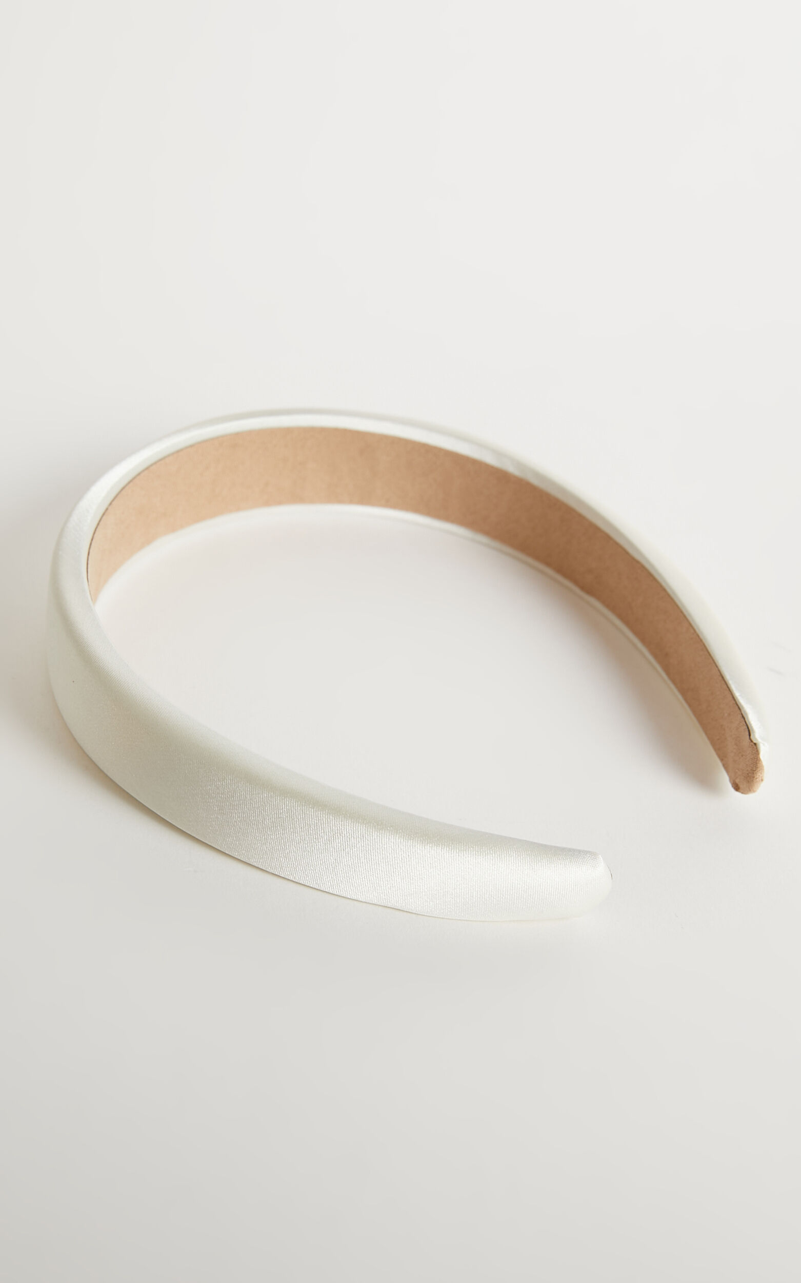 Ruchelyn Headband in White