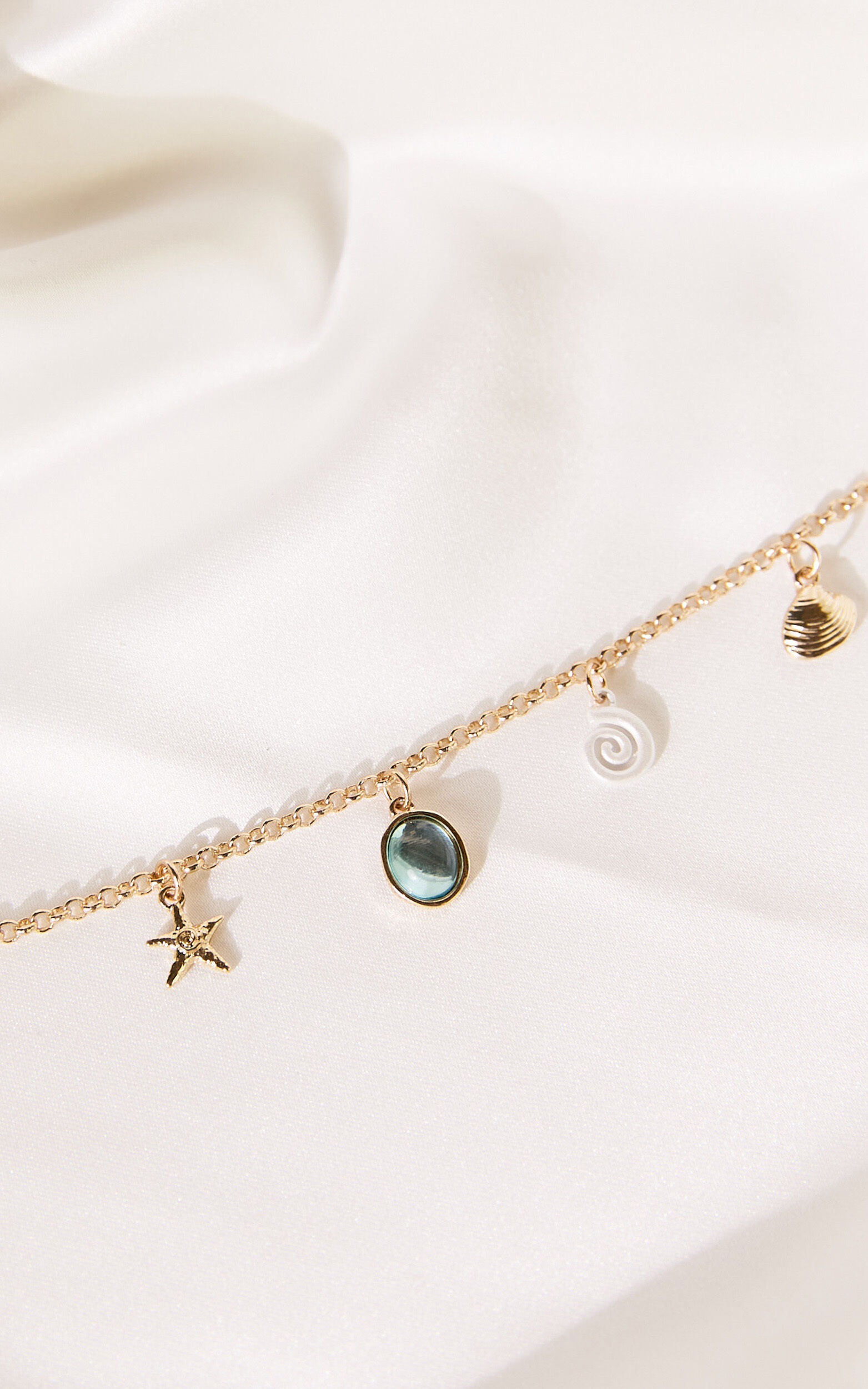 Shelley Charm Bracelet in Gold