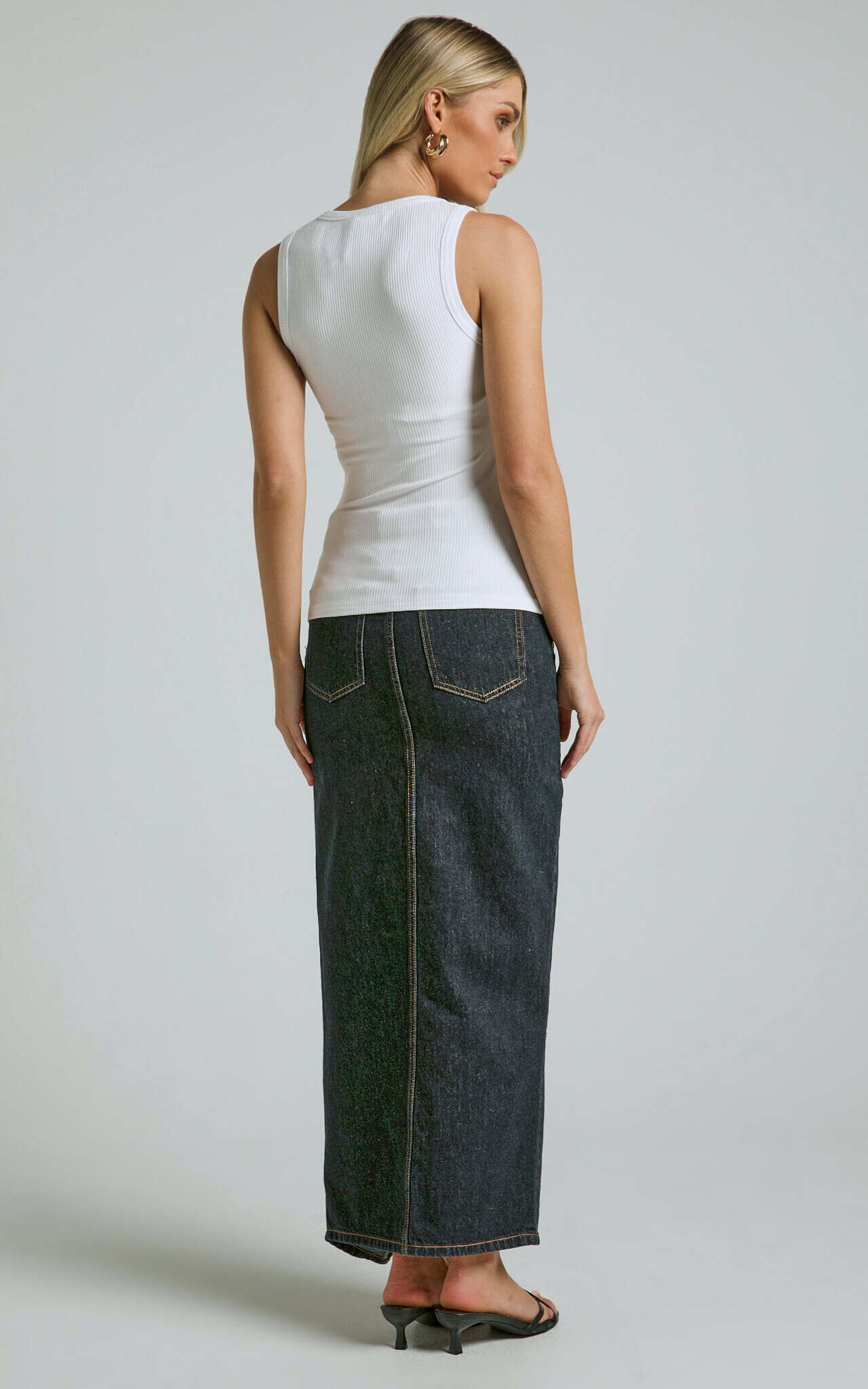 Naima Top - Scoop Neck Tank in White