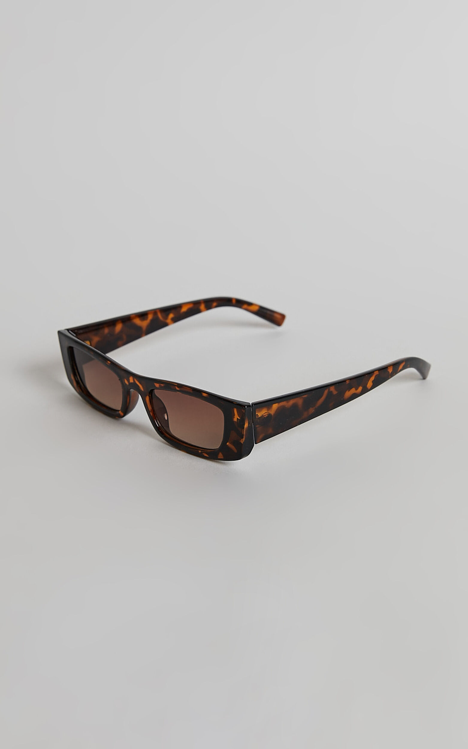 Cady Sunglasses - Thin Rectangle Sunglasses in Tort