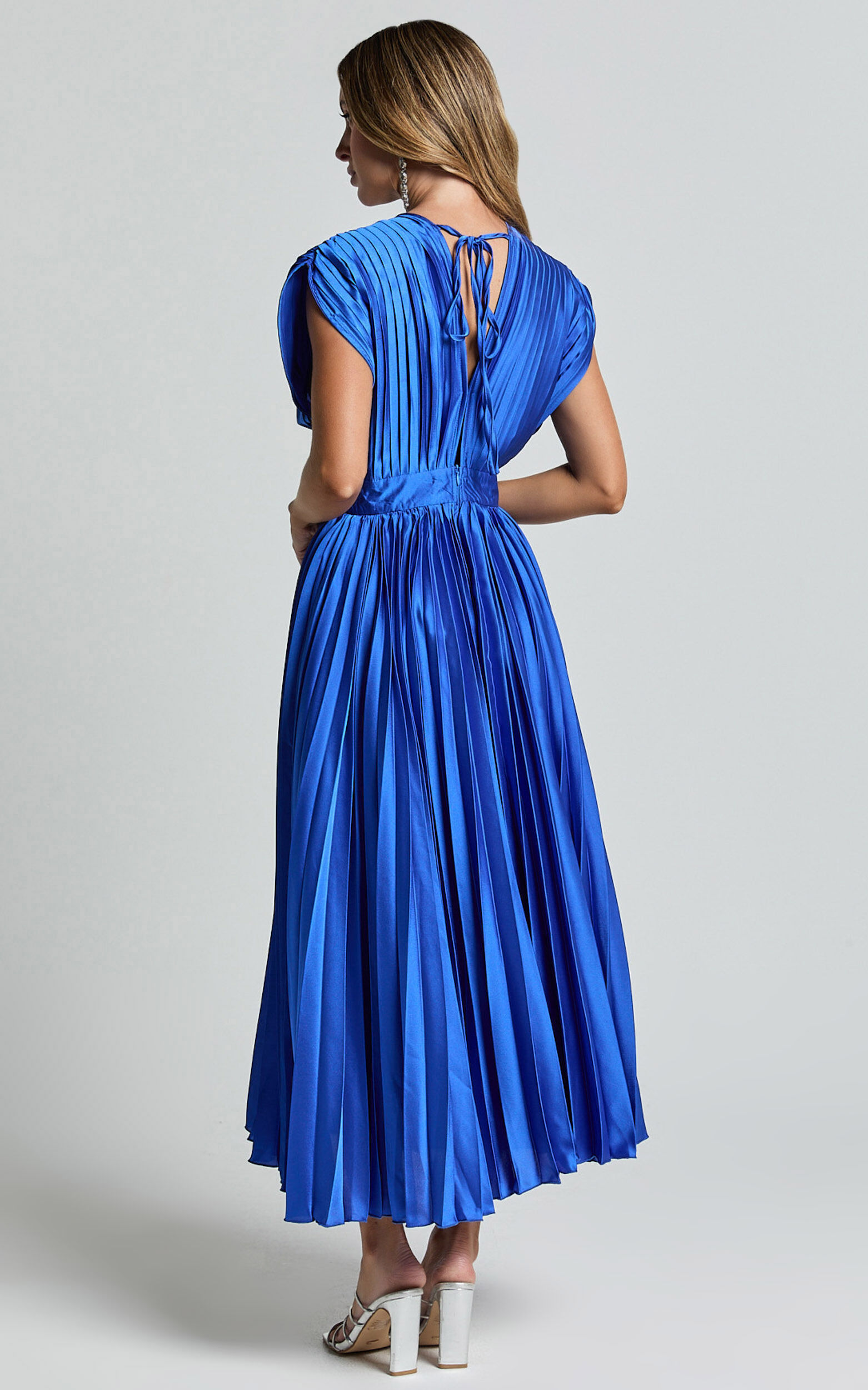 Della Midi Dress - Plunge Neck Short Sleeve Pleated Dress in Cobalt