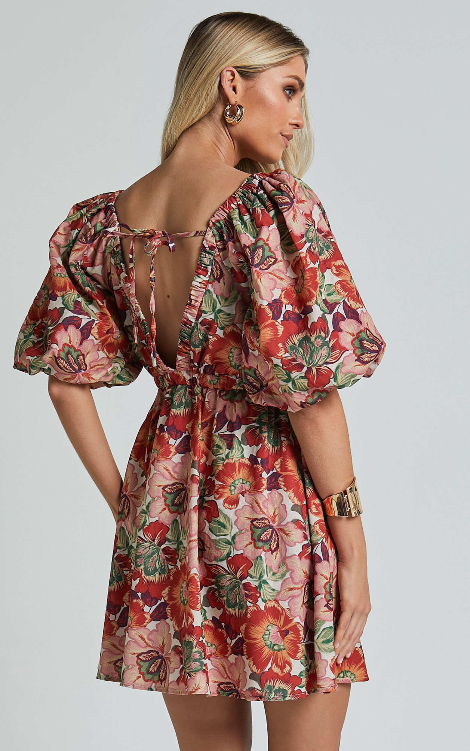 Amalie The Label - Loleta Linen Blend Short Balloon Sleeve Low Back Mini Dress in Musee Print