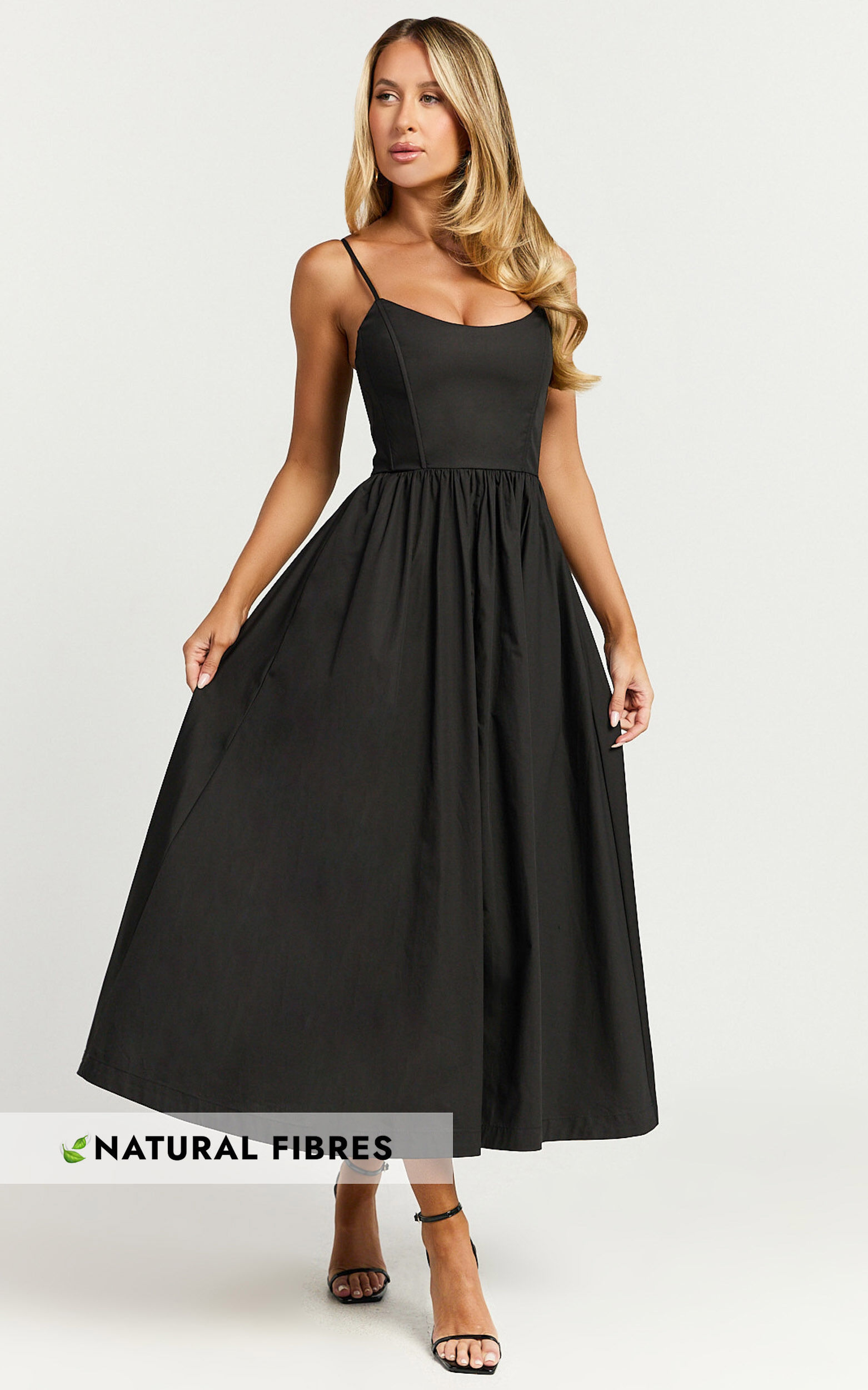 Braelyn Midi Dress - Scoop Neck Flare Dress in Black