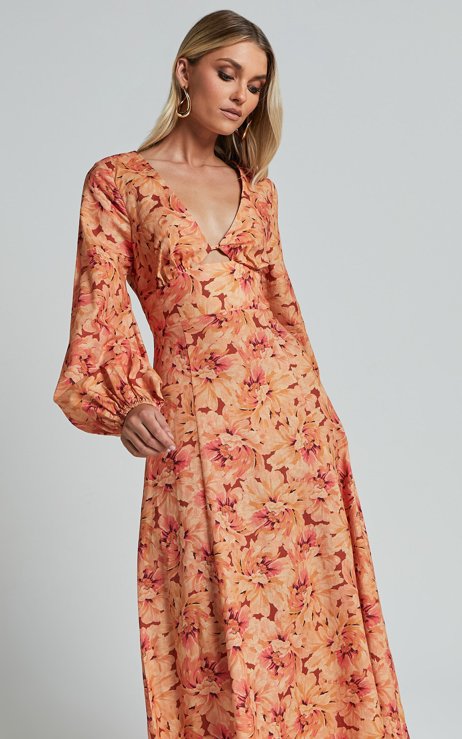 Amalie The Label - Maraien Linen Blend V Neck Front Keyhole Maxi Dress in Valencia Print