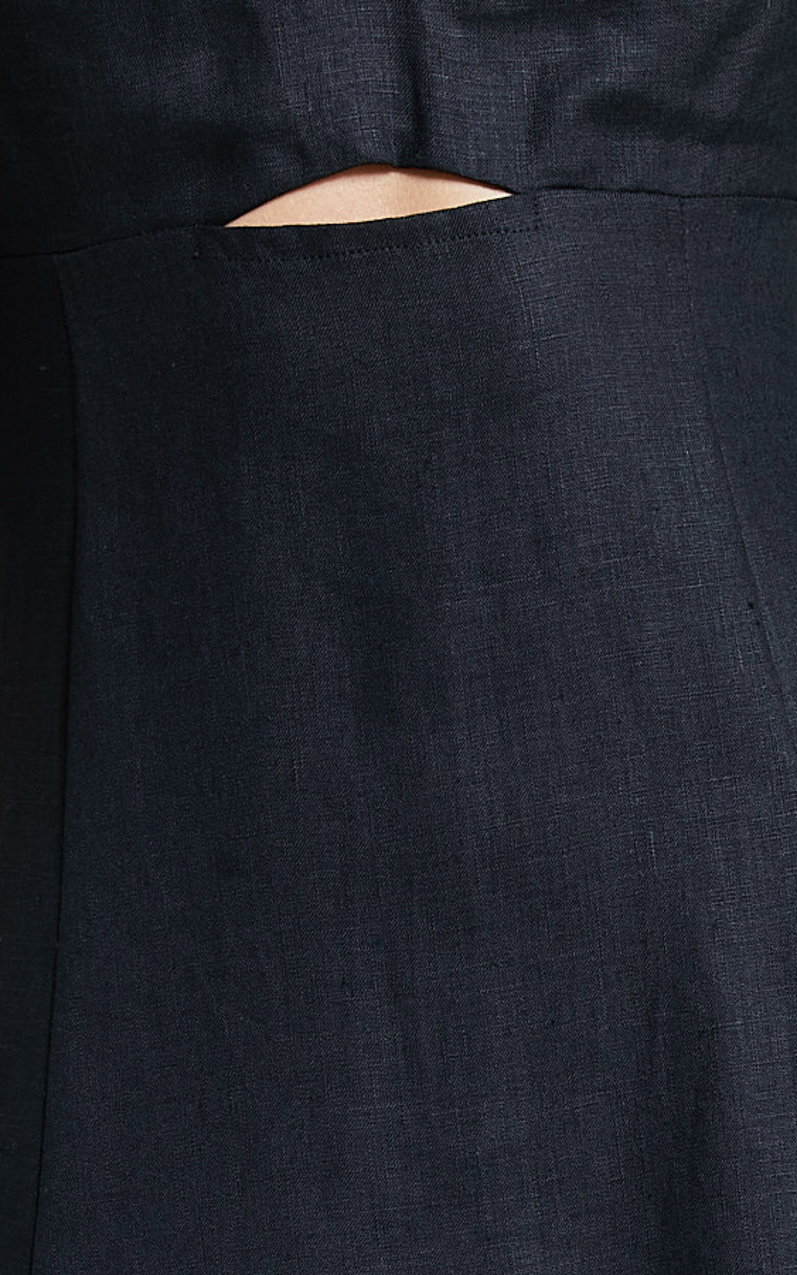 Amalie The Label - Catalina Linen Blend Sweetheart Balloon Sleeve Midi Dress in Black