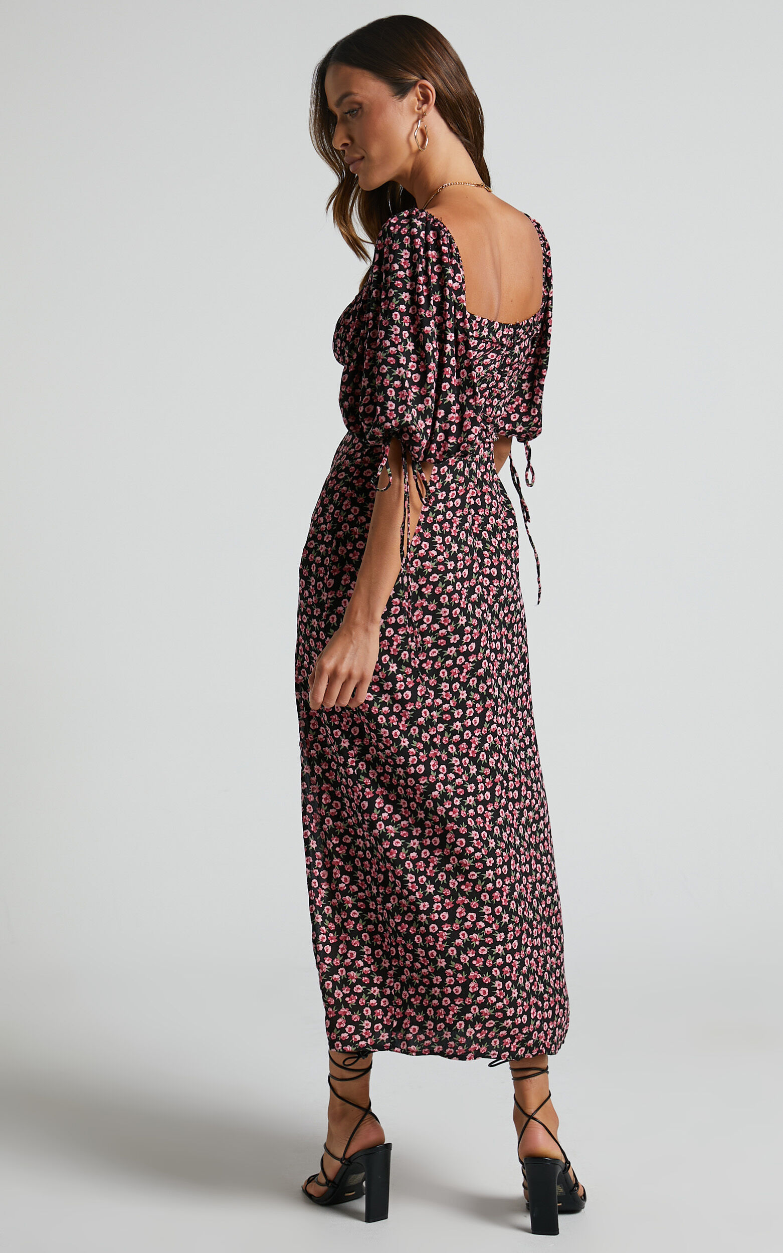 Rosario Midi Dress - Ruched Bust Puff Sleeve Dress in Black Floral