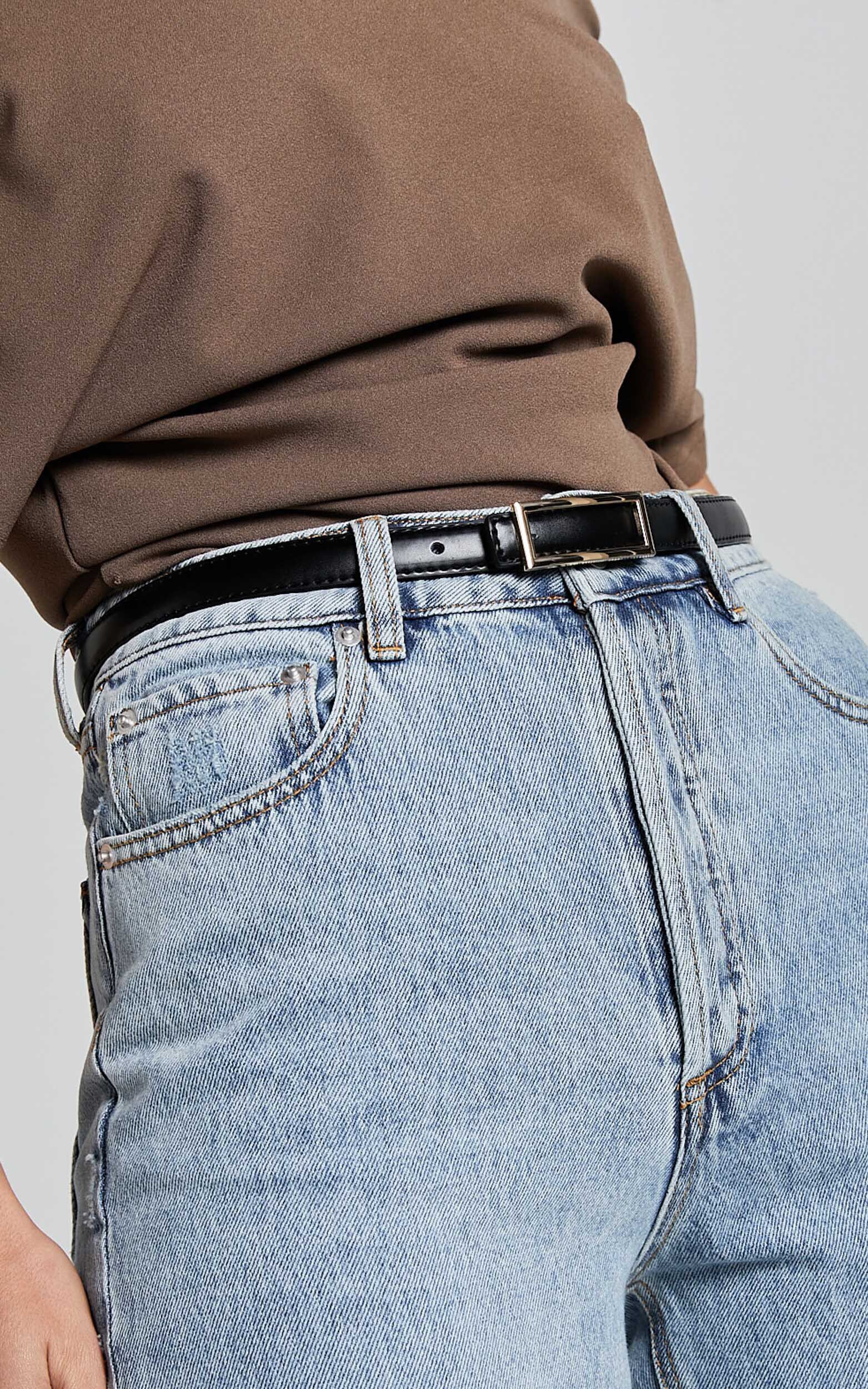 Karter Thin Square Buckle Belt in Black